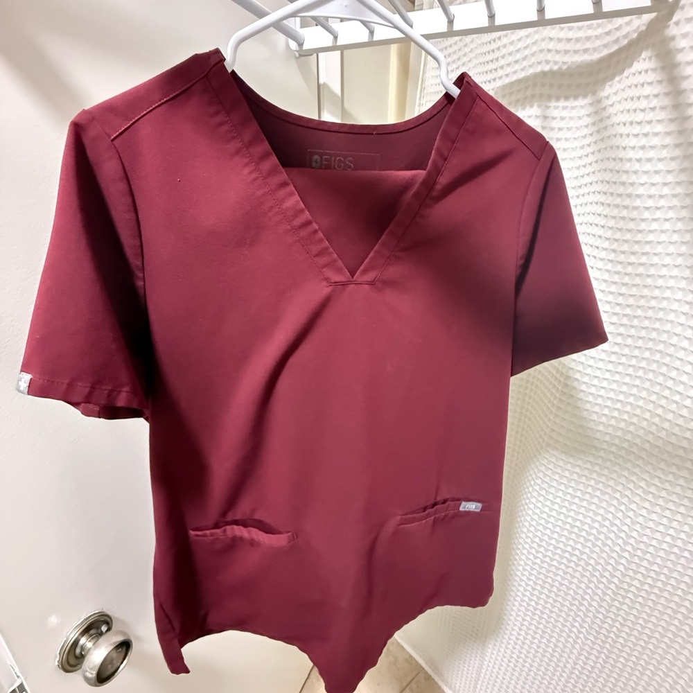 FIGS Women's BURGUNDY Casma Top (M) & Zamora Jogger Pants (M) (BUNDLE)